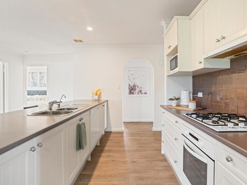 Beachside Escape In Seaford - Sunshine Coast Tourism 3