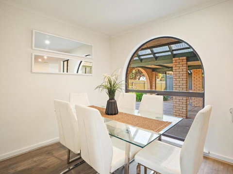 Beachside Escape In Seaford - Sunshine Coast Tourism 2