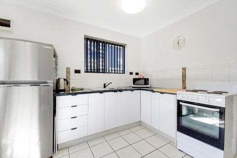 Beachside Gardens 10 - Sunshine Coast Tourism 2