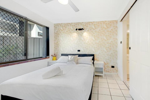 Beachside Gardens 10 - Sunshine Coast Tourism 4