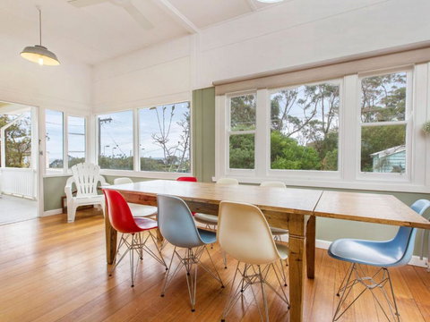 BEACHSIDE GETAWAY DROMANA - Sunshine Coast Tourism 1