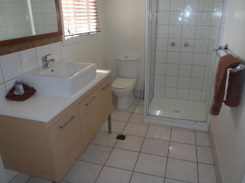 Beachside Holiday Units - Sunshine Coast Tourism 1