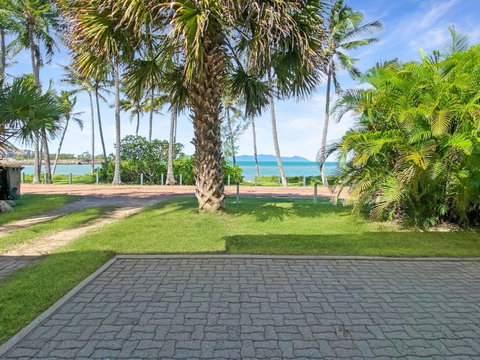 Beachside Palms Unit 4 - Sunshine Coast Tourism 4