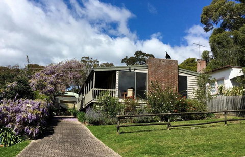 Beachview - Sunshine Coast Tourism 0