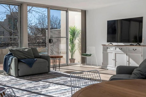 Beautiful 3 Bedroom Townhouse Located In Dickson - Sunshine Coast Tourism 0