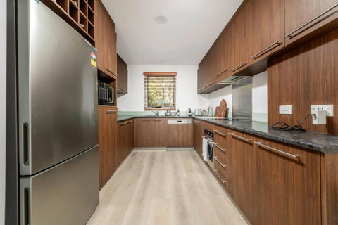 Beautiful 3 Bedroom Townhouse Located In Dickson - Sunshine Coast Tourism 2