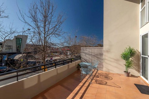 Beautiful 3 Bedroom Townhouse Located In Dickson - Sunshine Coast Tourism 1