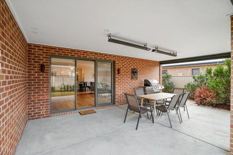 Beautiful Golden Point Home - Style&Sophistication - Sunshine Coast Tourism 2