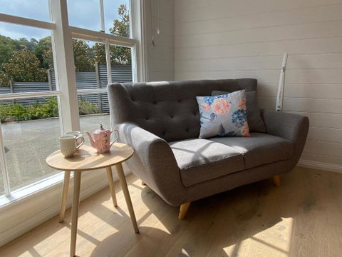 Beautiful Guesthouse In Monbulk - Sunshine Coast Tourism 2