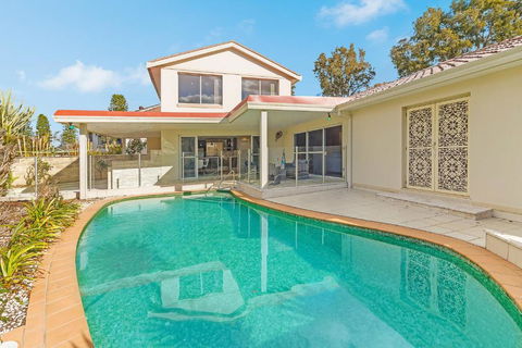 Beautiful House In Sylvania Waters - Holiday Sunshine Coast 0