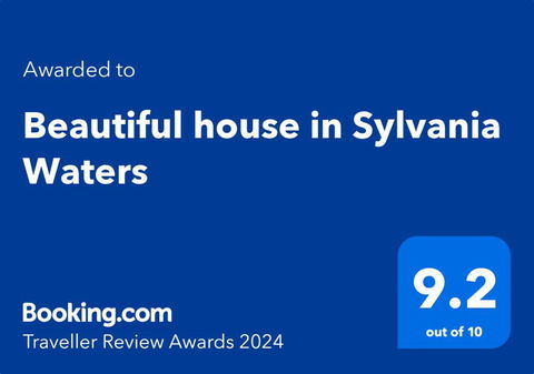 Beautiful House In Sylvania Waters - Holiday Sunshine Coast 1