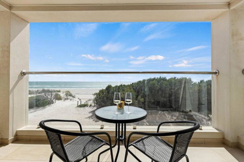 Beachside Beauty - Iconic Beachfront Panorama - Sunshine Coast Tourism 0