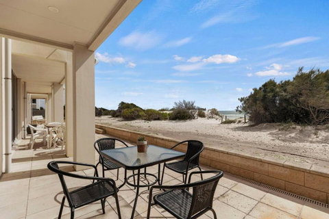Beachside Beauty - Iconic Beachfront Panorama - Sunshine Coast Tourism 4