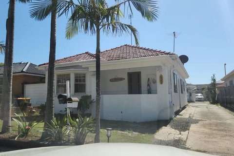 Beach Shack! - Sunshine Coast Tourism 1