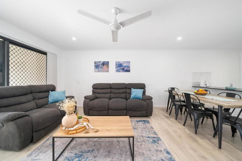 Bellbird Park 3 Bedroom Oasis - Sunshine Coast Tourism 4