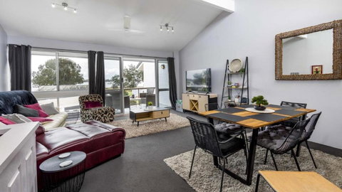 Beautiful Townhouse With Water Views - Sunshine Coast Tourism 0