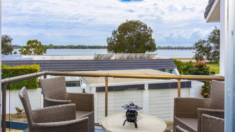 Beautiful Townhouse With Water Views - Sunshine Coast Tourism 2
