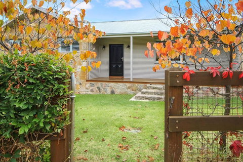 Beechworth Views From The Hill - Sunshine Coast Tourism 2