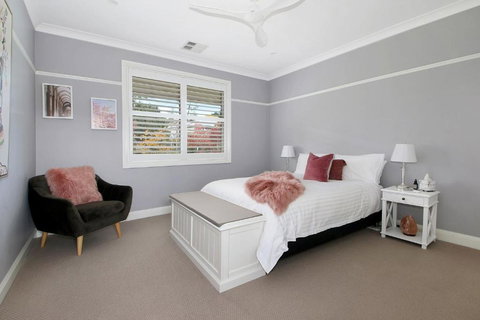 Beechworth Views From The Hill - Sunshine Coast Tourism 4