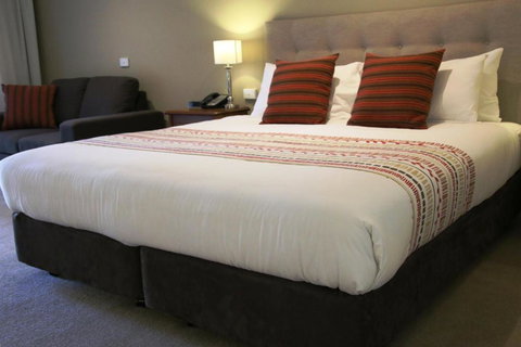 Bell Tower Inn - Sunshine Coast Tourism 1