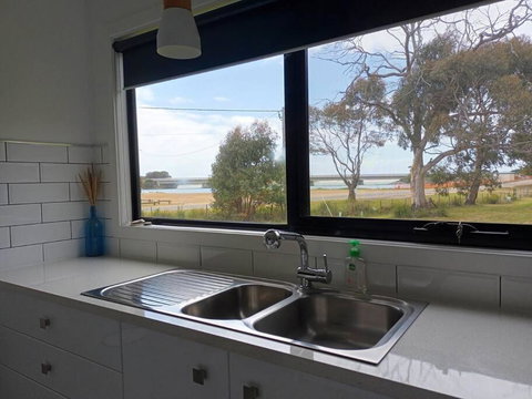 Bella Blue - Scamander River Stay - Sunshine Coast Tourism 1