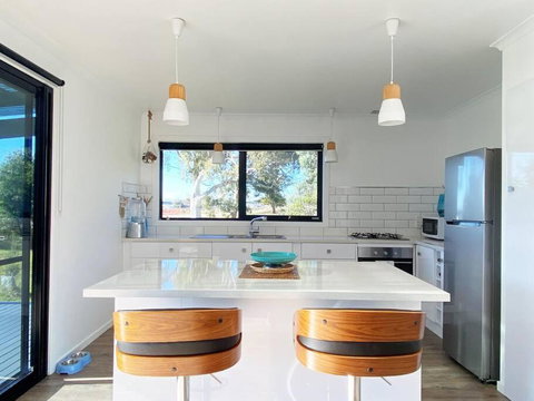 Bella Blue - Scamander River Stay - Sunshine Coast Tourism 3