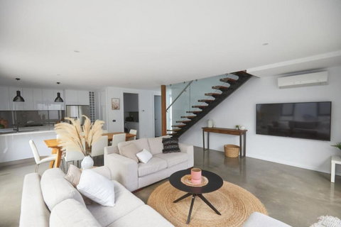 Bella Casa - Torquay - Sunshine Coast Tourism 3