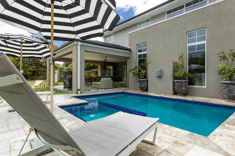 Bellaluca Hamptons - Sunshine Coast Tourism 1