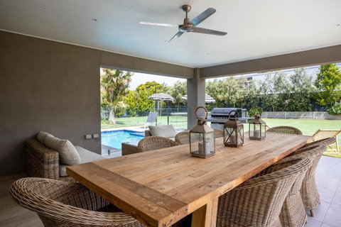 Bellaluca Hamptons - Sunshine Coast Tourism 4