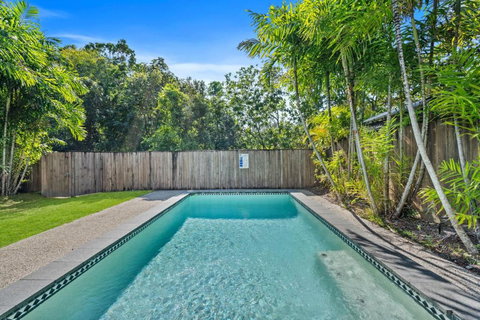 Belle Escapes 14 Beachfront In Trinity - Sunshine Coast Tourism 2