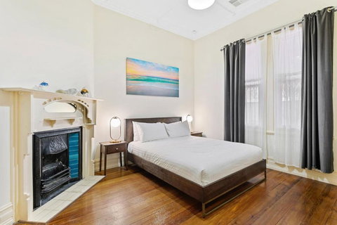 Belle Escapes - Glenelg Cottage By The Marina - Sunshine Coast Tourism 4