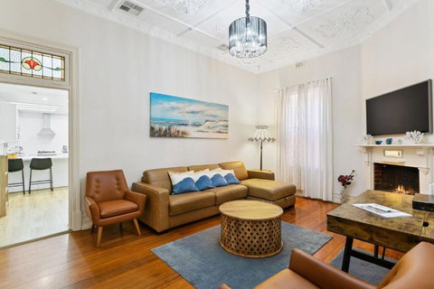 Belle Escapes - Glenelg Cottage By The Marina - Sunshine Coast Tourism 2