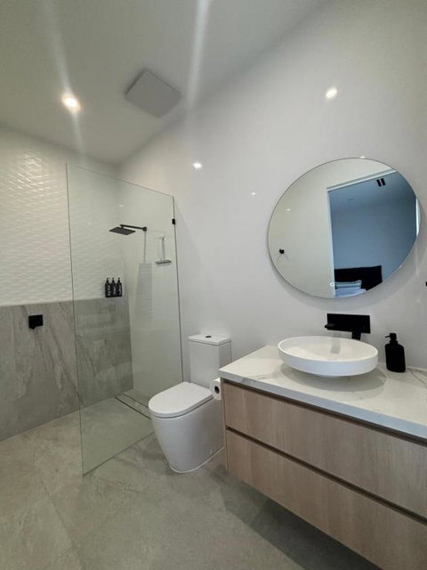 Bellevue Villa With Bay Views - Sunshine Coast Tourism 1