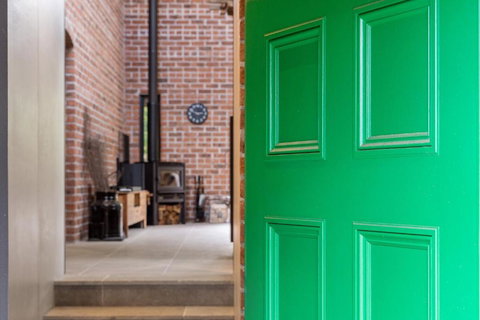 Belongil Laneway - Sunshine Coast Tourism 1