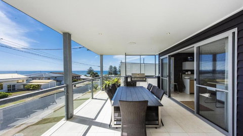 Belvedere Luxury Apartment 2 - Sunshine Coast Tourism 0