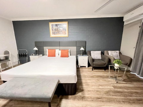 Benson Court Motel - Sunshine Coast Tourism 3