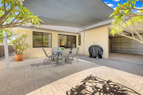 Bentley Haven, Cozy Family Retreat - Sunshine Coast Tourism 4