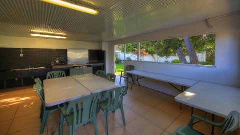 Bermagui Motor Inn - Sunshine Coast Tourism 3