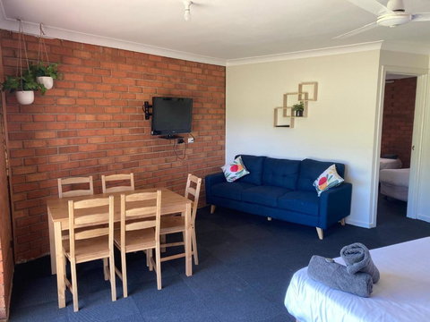 Berrigan Motel - Sunshine Coast Tourism 2