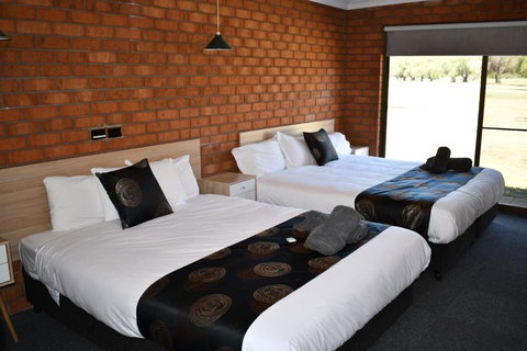 Berrigan Motel - Sunshine Coast Tourism 3