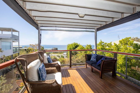BEST OCEAN VIEWS ON STRADDIE + SUNSET DECK - Sunshine Coast Tourism 1