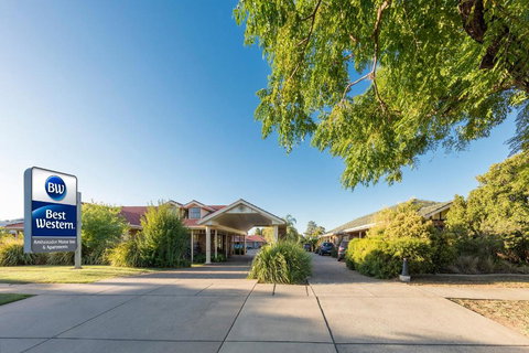 Best Western Ambassador Motor Inn & Apartments - Sunshine Coast Tourism 1