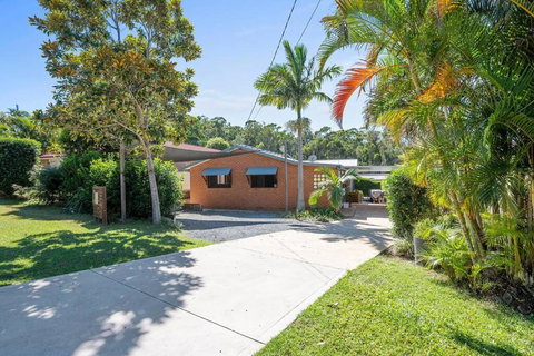 Big House Little House Moonee Beach - Sunshine Coast Tourism 2