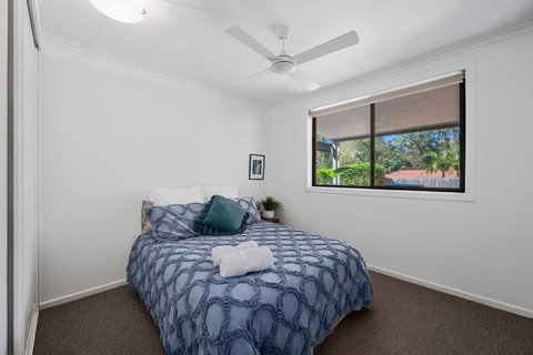 Big House Little House Moonee Beach - Sunshine Coast Tourism 3