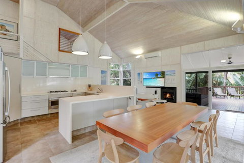 Billa Villa - Sunshine Coast Tourism 3