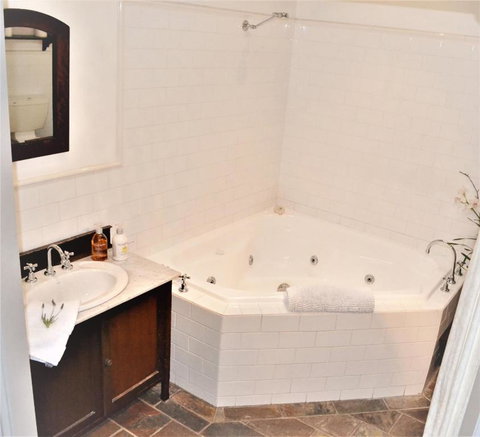 Bindley House B&B Cottage - Sunshine Coast Tourism 1