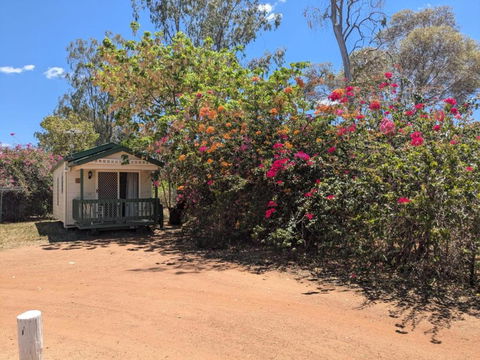 Blackall Caravan Park - Sunshine Coast Tourism 3