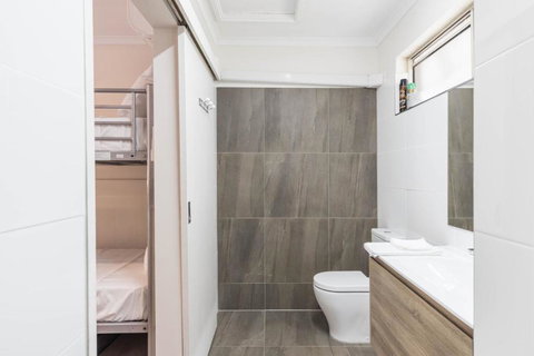 Black Forest Motel - Sunshine Coast Tourism 1