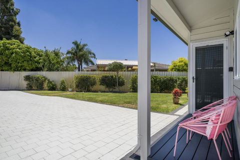 Bright And Spacious 2-Bed Thornlie Family Home - Holiday Sunshine Coast 4