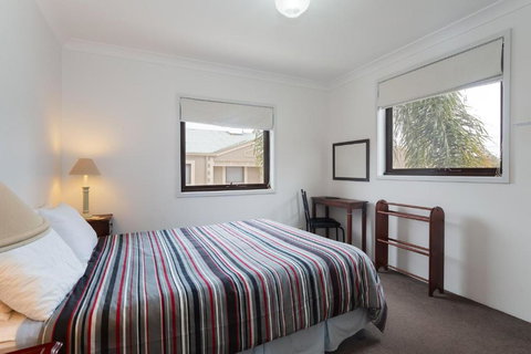 Carindale, 2 19-23 Dowling Street - First Floor Unit With Air Con, Complex Pool And Tennis Court - Sunshine Coast Tourism 4